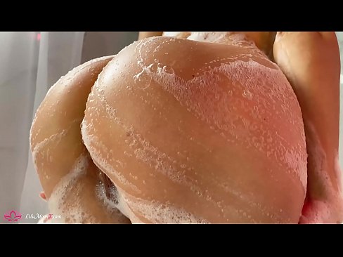 ❤️ Brunetka masturbuje kundičku s vibrátorom až do intenzívneho orgazmu v sprche ☑ Porno fb na nás sk.porn-mz.ru ☑
