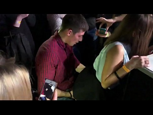 ❤️ Skutočný sex v ruskom nočnom klube. 18-ročné ruské dievča v análnom otvore a vagíne jebané v nočnom klube ☑ Porno fb na nás sk.porn-mz.ru ☑